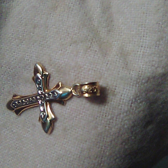 BUNDLE OF CROSS PENDANTS - Picture 4 of 11